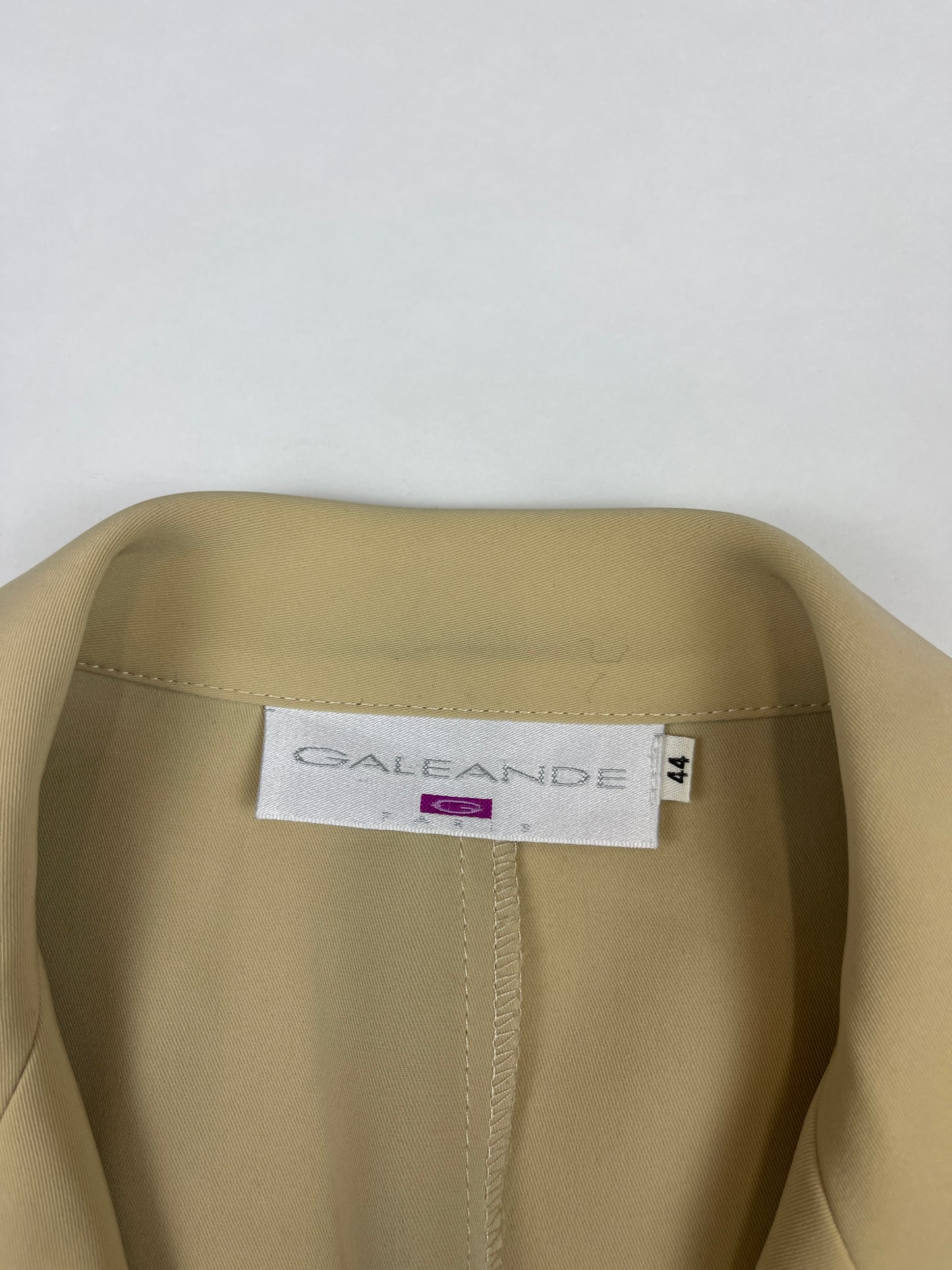 tailleur beige y2k long coupe droite fendu vintage