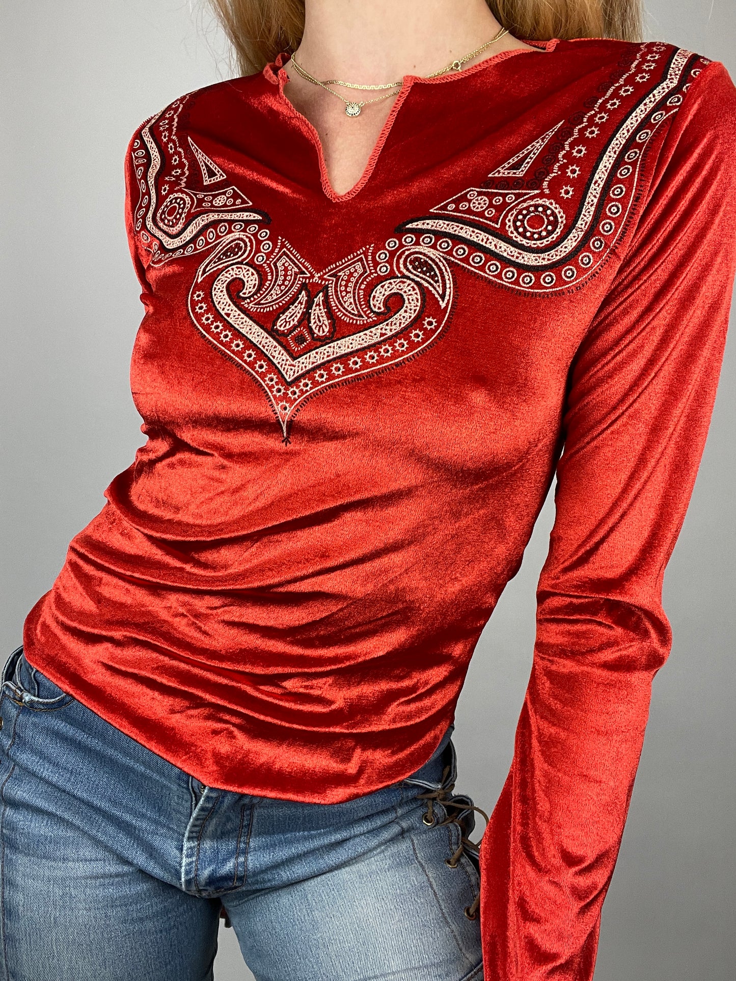 Top velours y2k rouge motif bandana