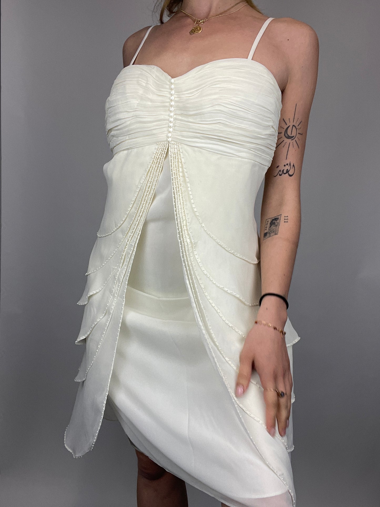 Robe bustier de fête y2k blanche à volant et perle vintage