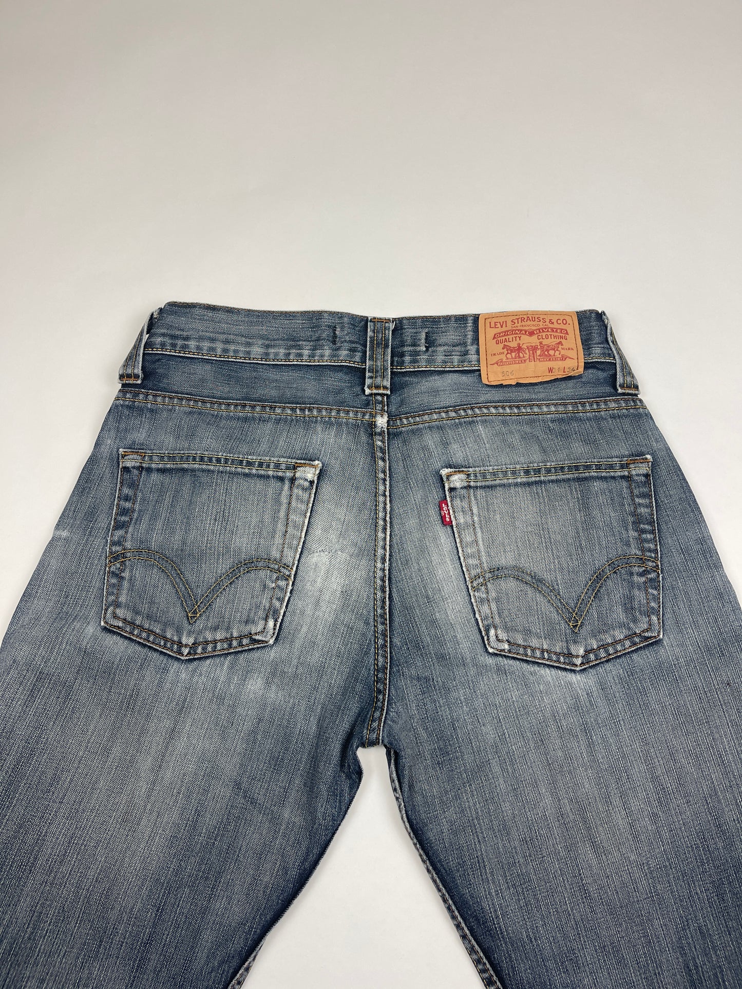 Levis 506 coupe droite baggy