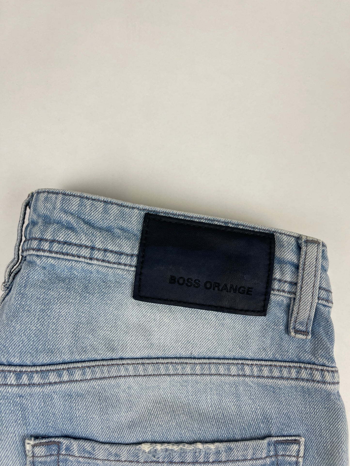 Jeans hugo boss vintage bleu claire elimé