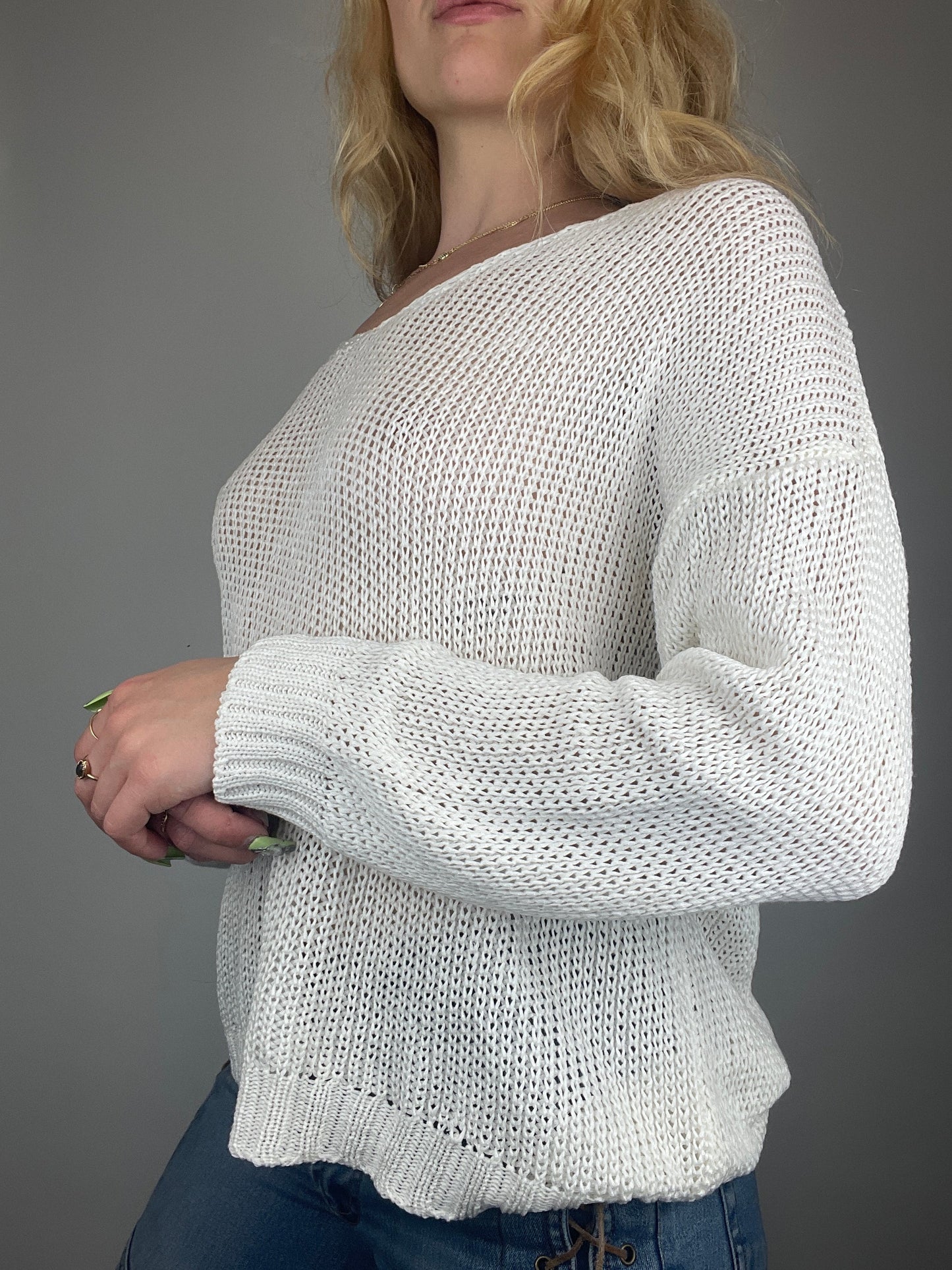 Pull col rond blanc transparent