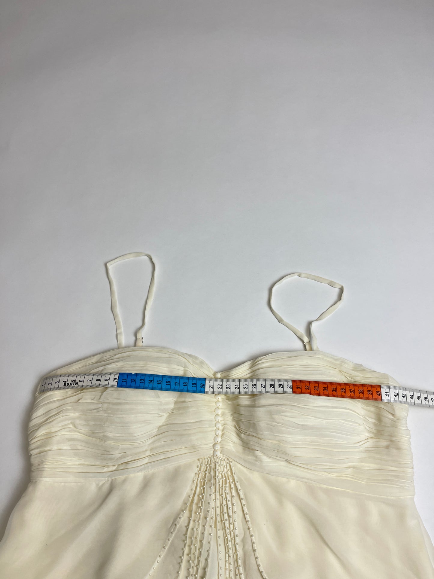 Robe bustier de fête y2k blanche à volant et perle vintage