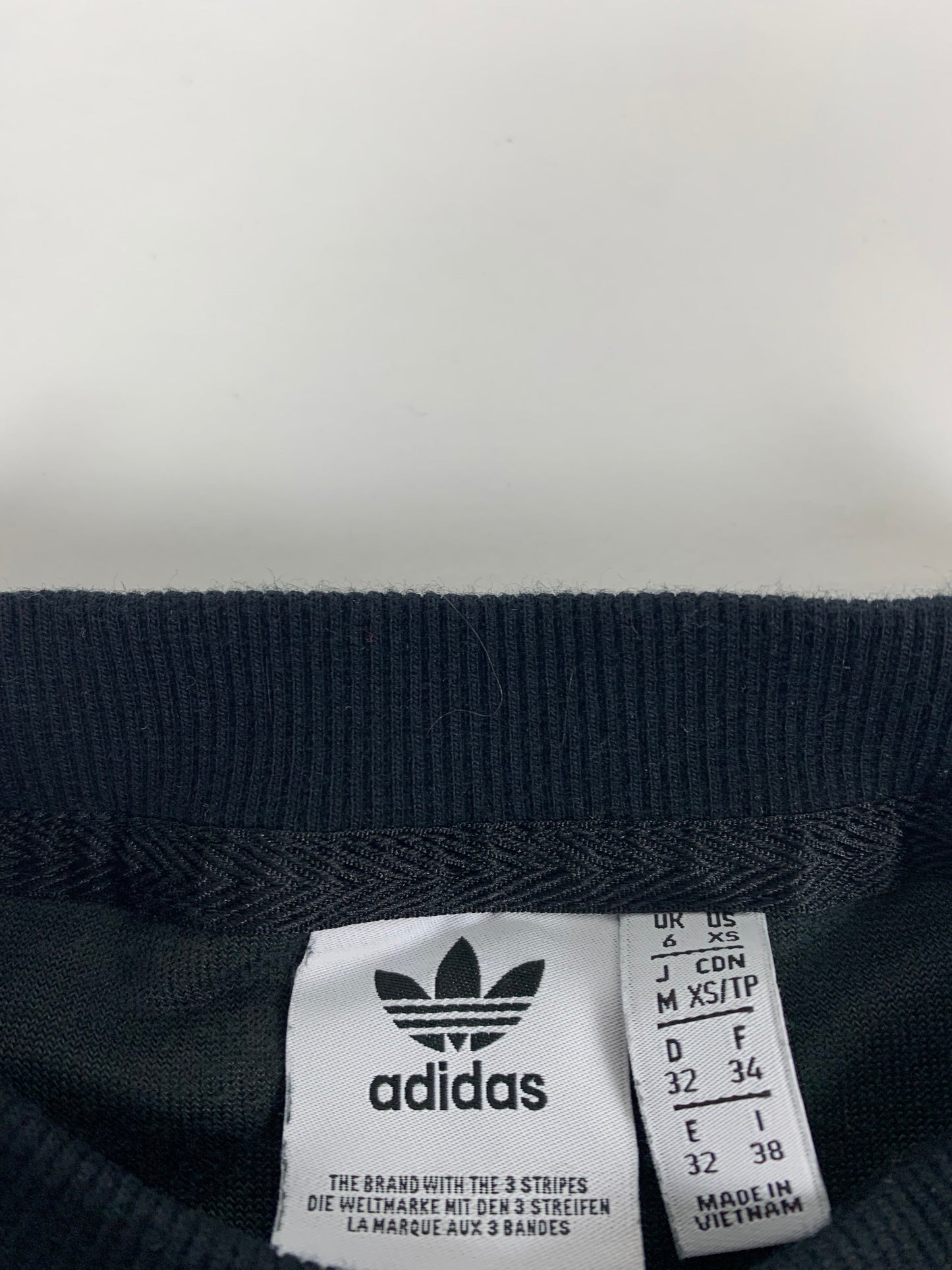 Crew neck adidas velour noir brodé